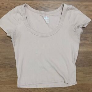 Women’s Ribbed Scoop Baby Tee Size Large